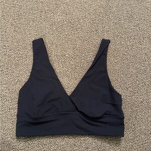 Lulu align V neck bra